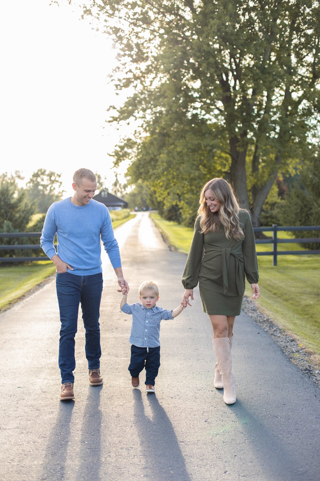 1726871908 458 What to Wear For Fall Family Photos