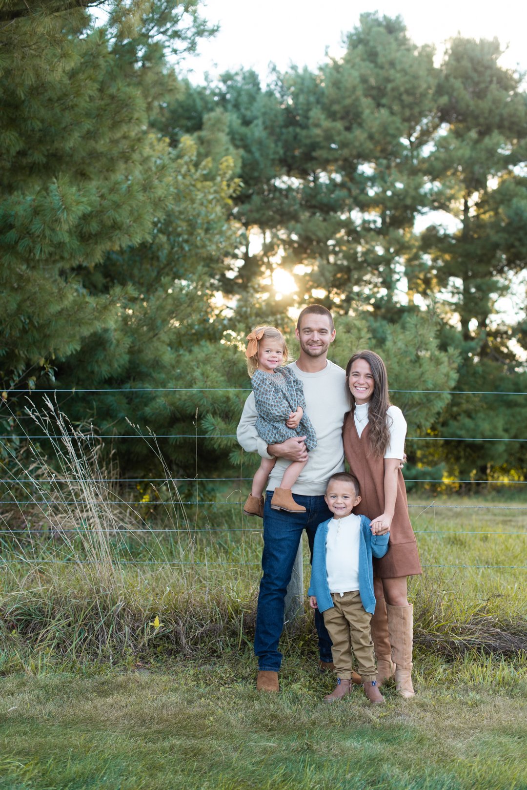 1726871914 248 What to Wear For Fall Family Photos